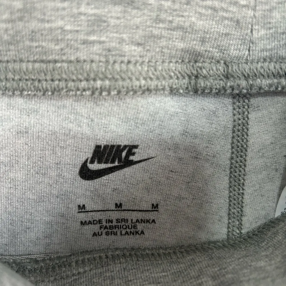 Nike Gray Biker Shorts - Image 3