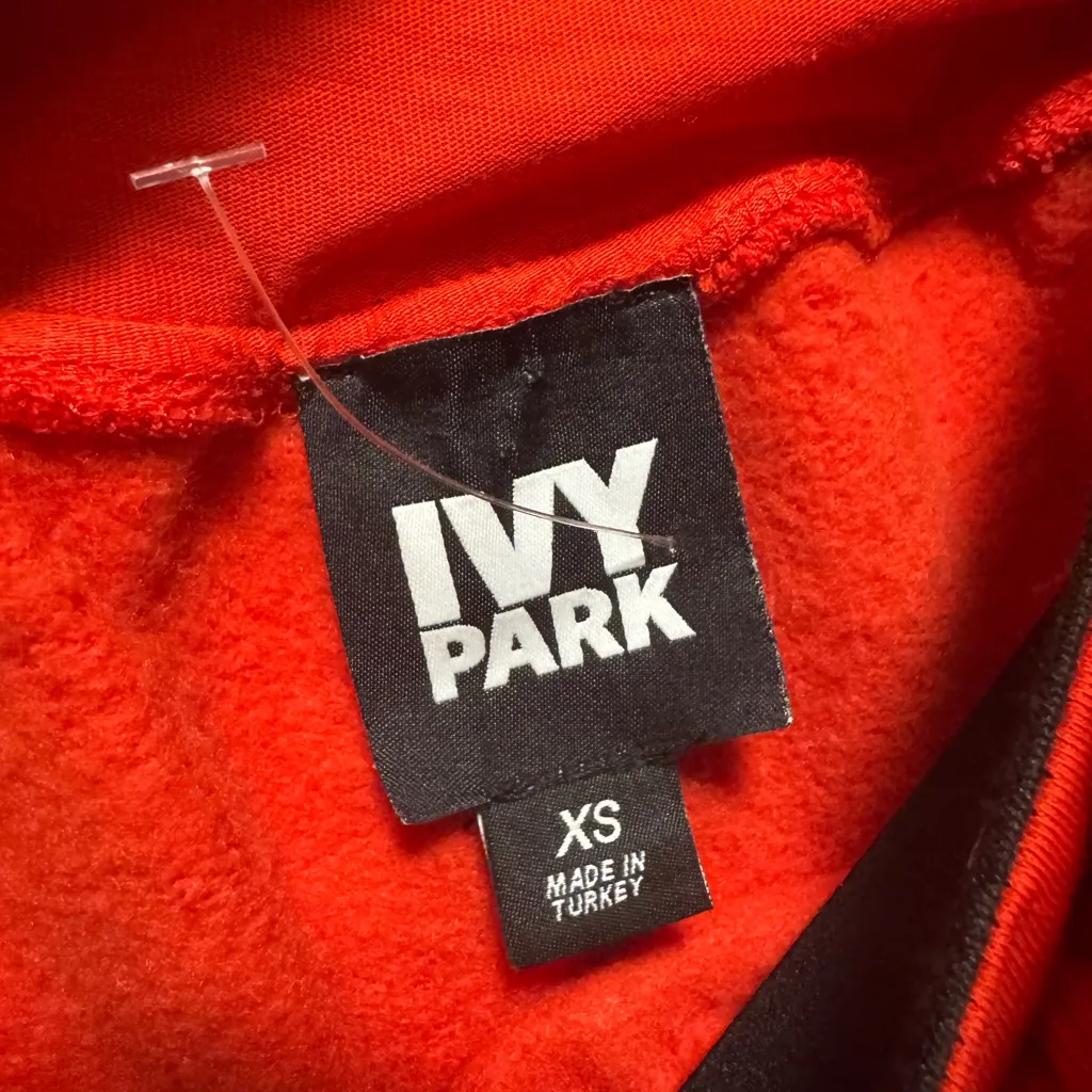 Ivy Park Red Off-Shoulder Cropped Sweatshirt XS - Image 4