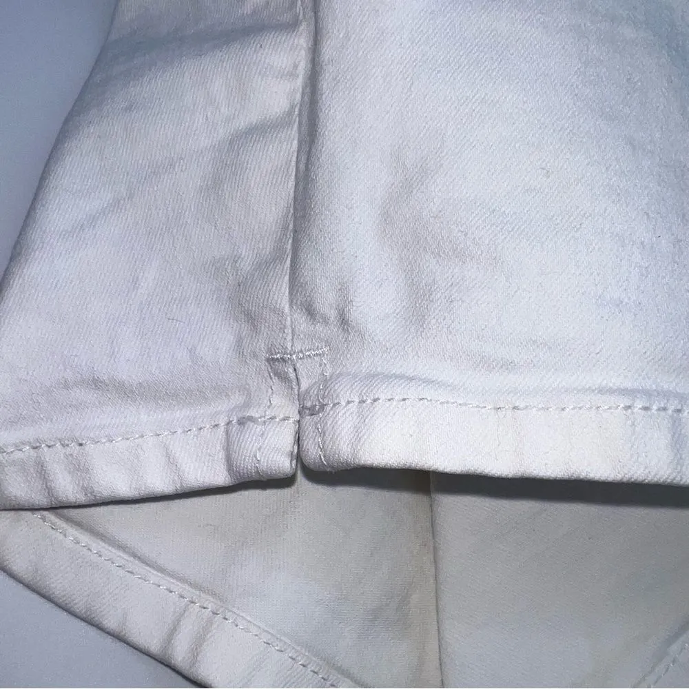 Torrid Women's White Cotton Blend Summer Mom Jean Shorts w/Leg Vents-Size 24 - Image 4