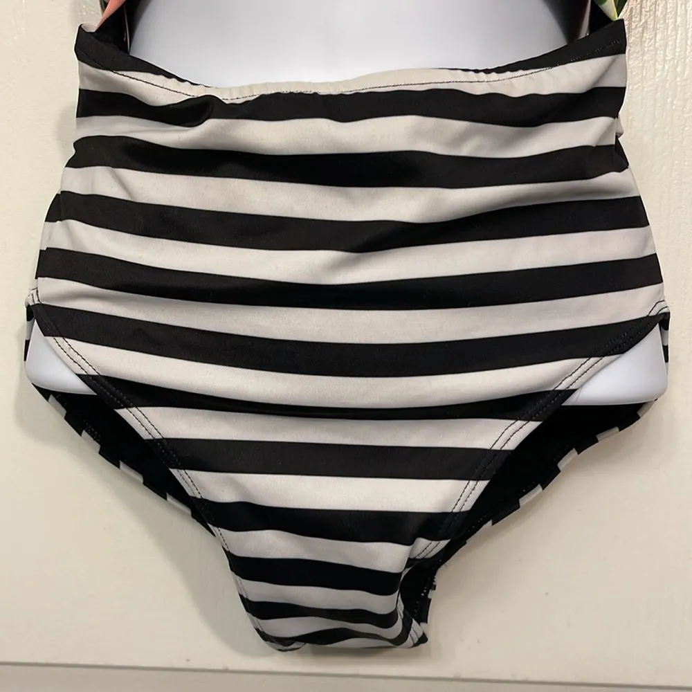 Albion Fit Island Hopper Cut Out Swimsuit Tropical Leaves Stripe XS EUC #6709 - Image 5