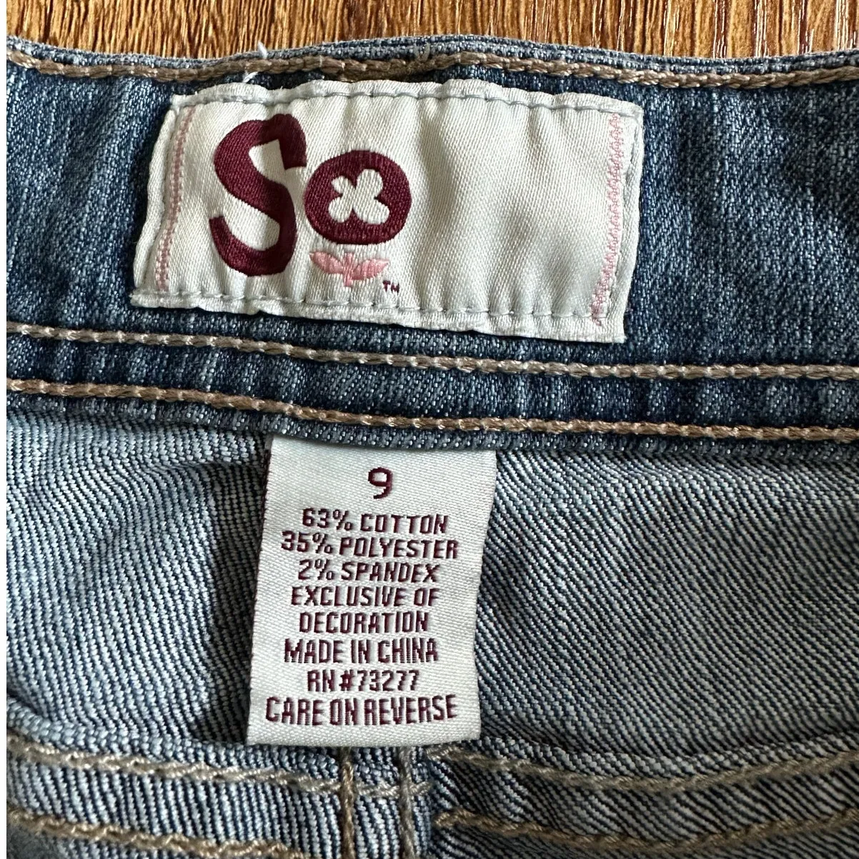 Vtg So Medium Wash Low Rise Jeans Size 9 - Image 2