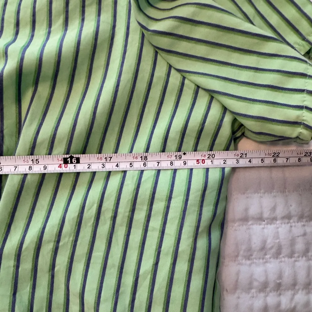 Tea and Cup Los Angeles Boxy Puff Sleeve Button Up Size Large - Image 5