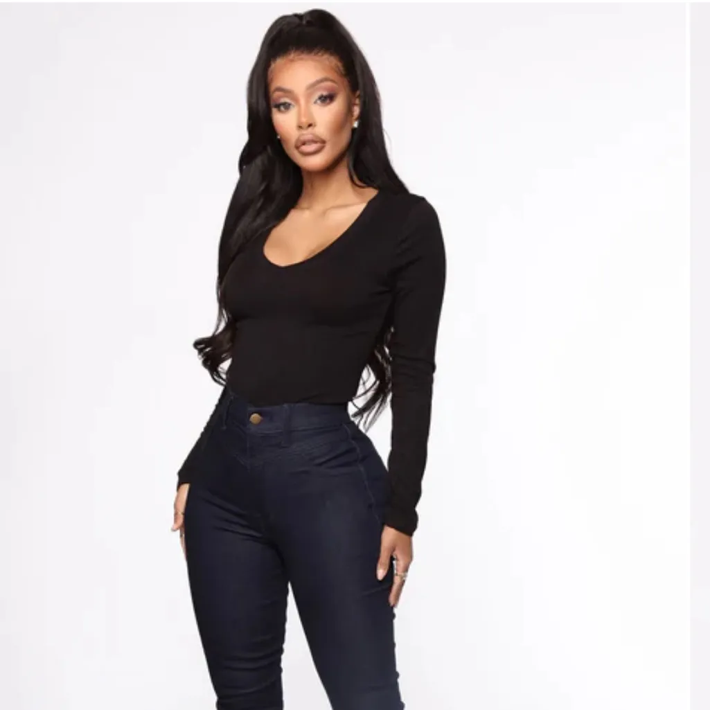 NWT  MISSGUIDED BLACK RIBBED V CUT BODYSUIT US2 - Image 3