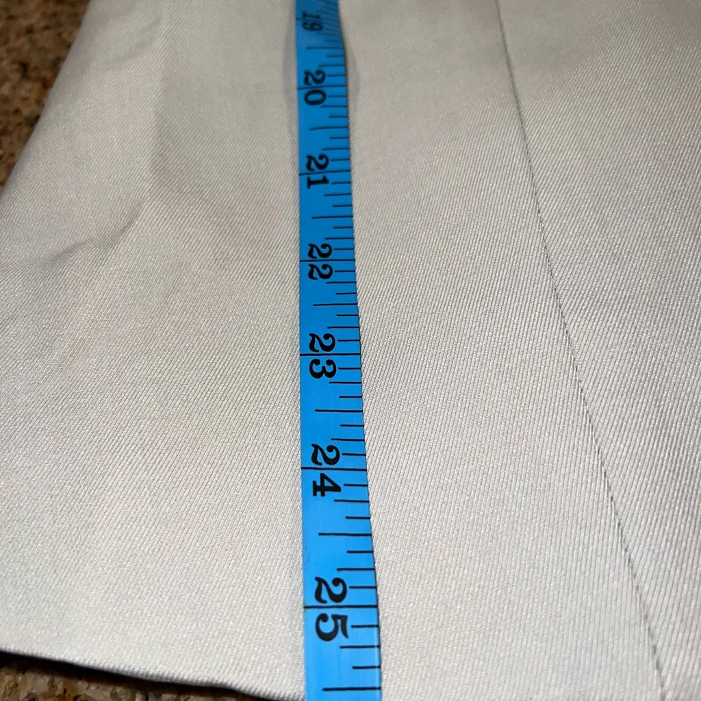 CoMMENSE Button Split Sleeveless Top
COLOR - Image 6