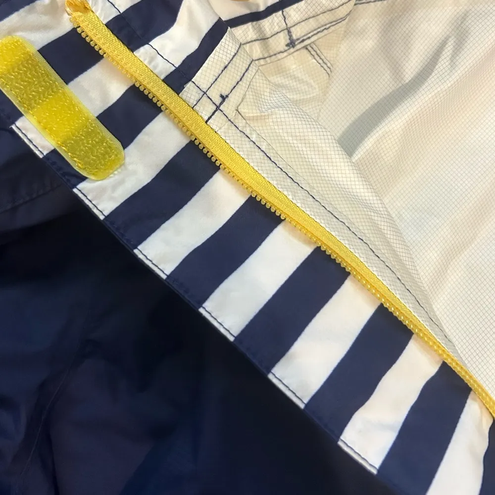 Vineyard Vines Raincoat - Image 3