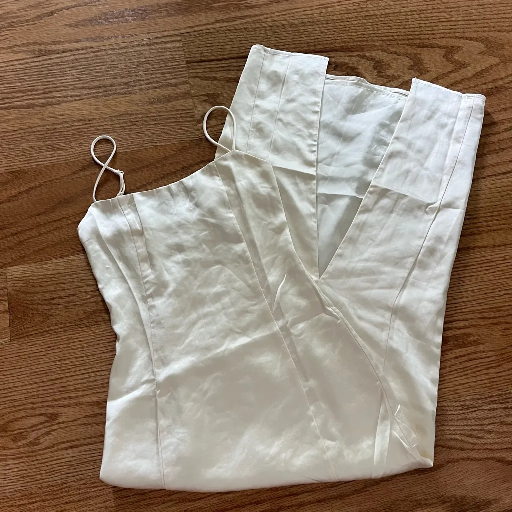 Meshki satin dress - Image 3