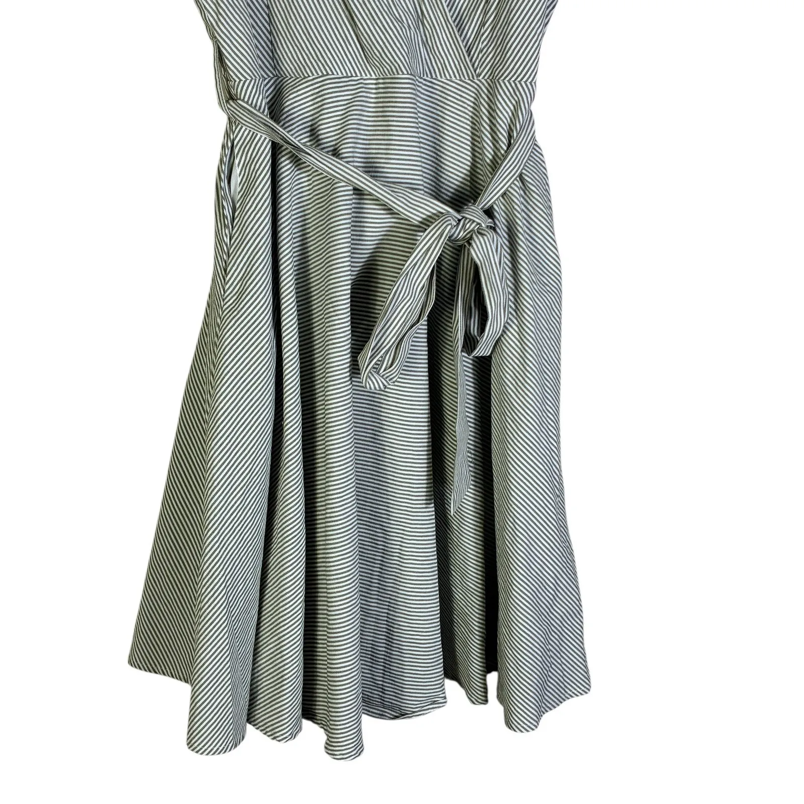 Listicle Striped Wrap Midi Dress Womens L Green White Sleeveless Tie Waist - Image 4