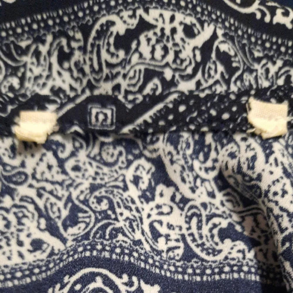 Blue and White Elephant Blouse Size XL - Image 4