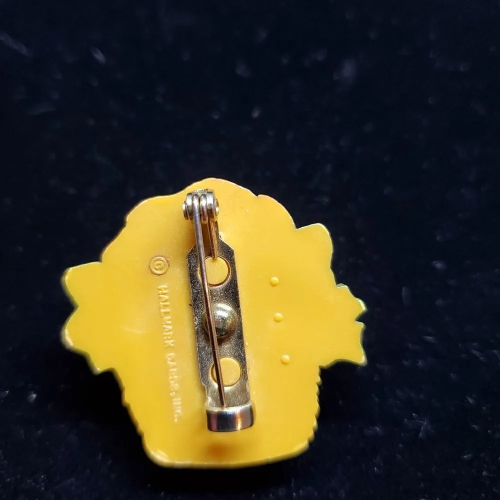 Hallmark Christmas Basket Brooch - Image 2