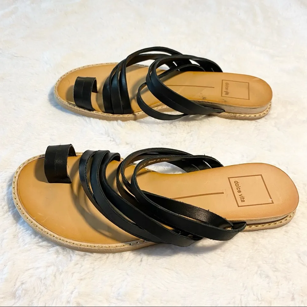 Dolce Vita Nelly Black Leather Strappy Flat Toe Loop Sandals Size 6 - Image 5