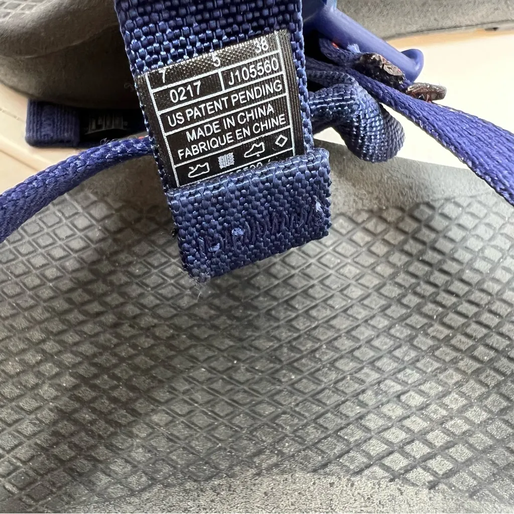 Chaco ZX/2 cloud sandals strappy outdoor hiking womans size US 7 blue red - Image 8