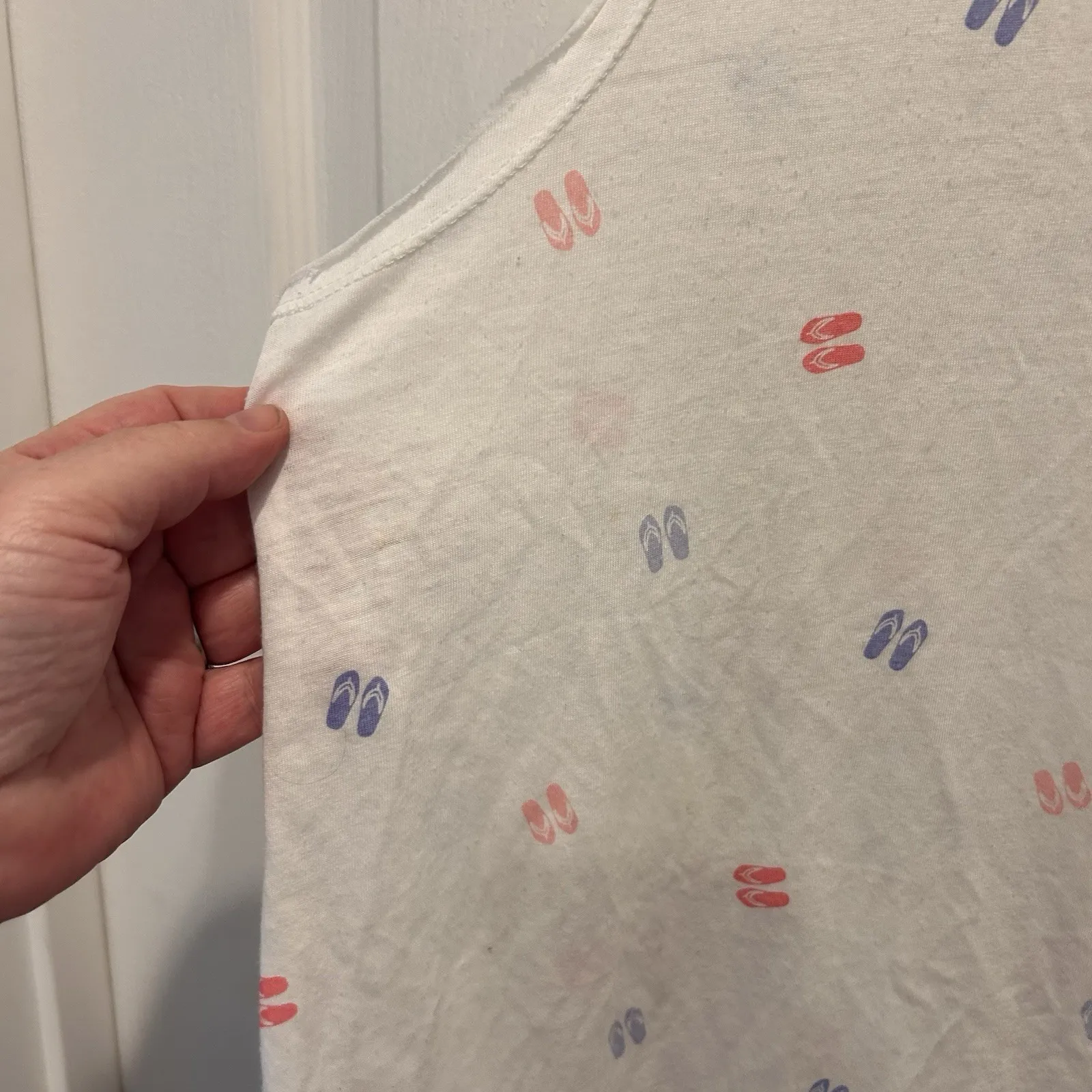 Doe.‎ Women's Sleeveless Flip Flop Graphic Tank Top Pink Purple White Size Large - Image 3