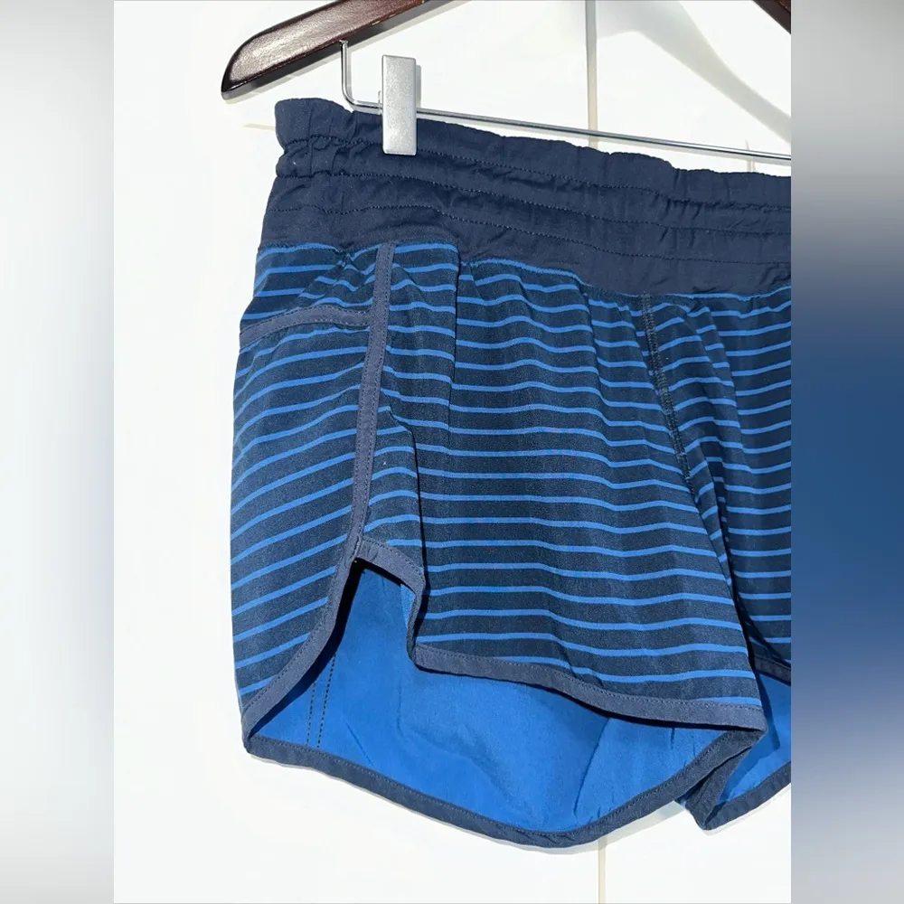 Lululemon  Tracker Shorts Lightweight Blue Stripes Size 6 - Image 2