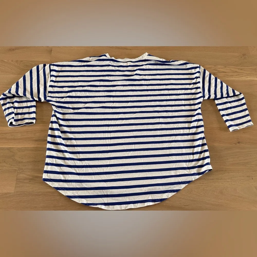 Vineyard vines women’s drop shoulder 3/4 sleeve blue white striped shirt large - Image 7