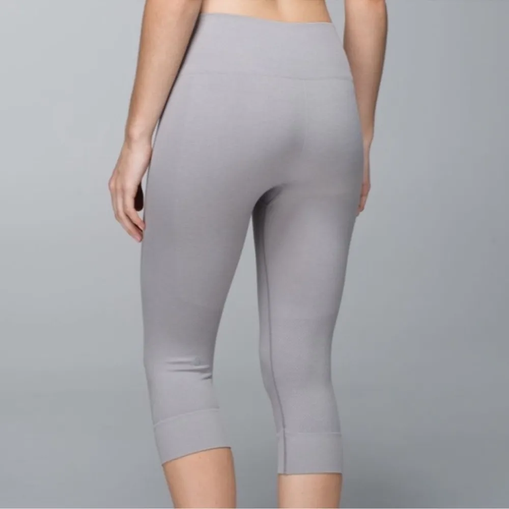 Lululemon Heathered Gray Seamlessly Street Crop - Image 9