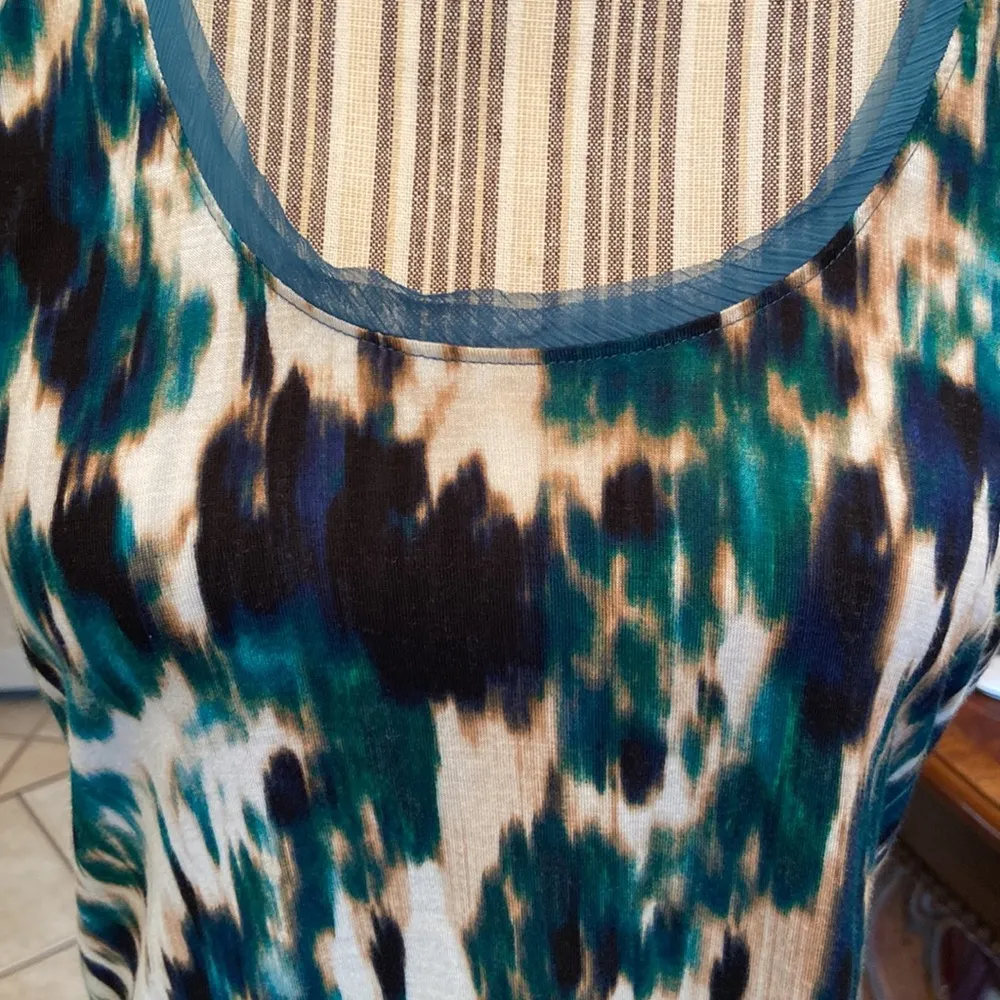 Simple Vera Wang lightweight scoop neck aqua,tan,blue & black color dress size M - Image 9