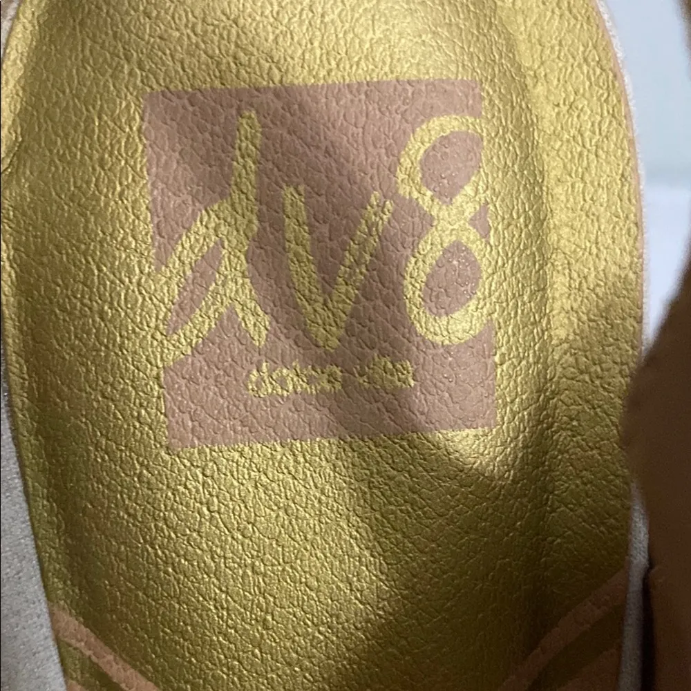 Dv8 by dolce vita Elegant Cream Wedge Sandals like new size 11 - Image 6