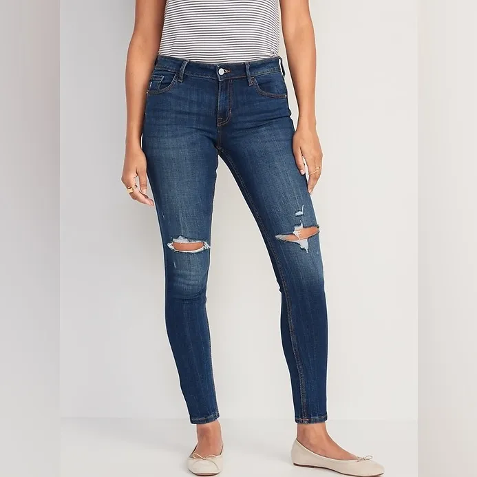 Old Navy  rockstar mid rise skinny jeans - Image 7