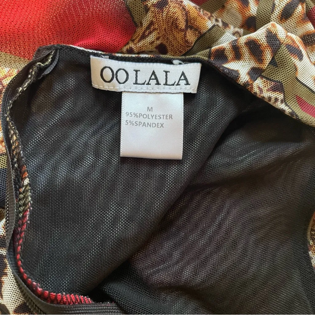 OO LALA Red and Black Graphic Long Sleeve Blouse Size M - Image 3