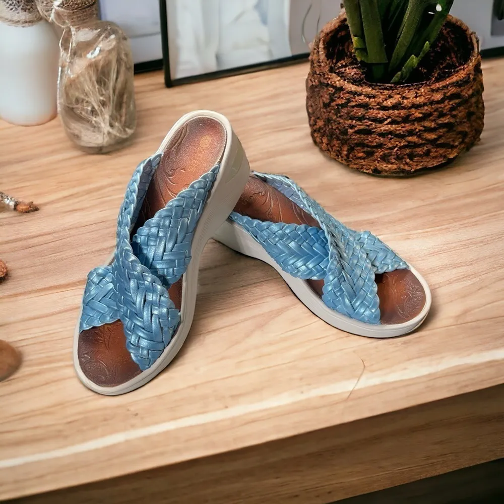 Bzees Dainty Womens Wedge Sandals Size 9.5 M. - Image 2