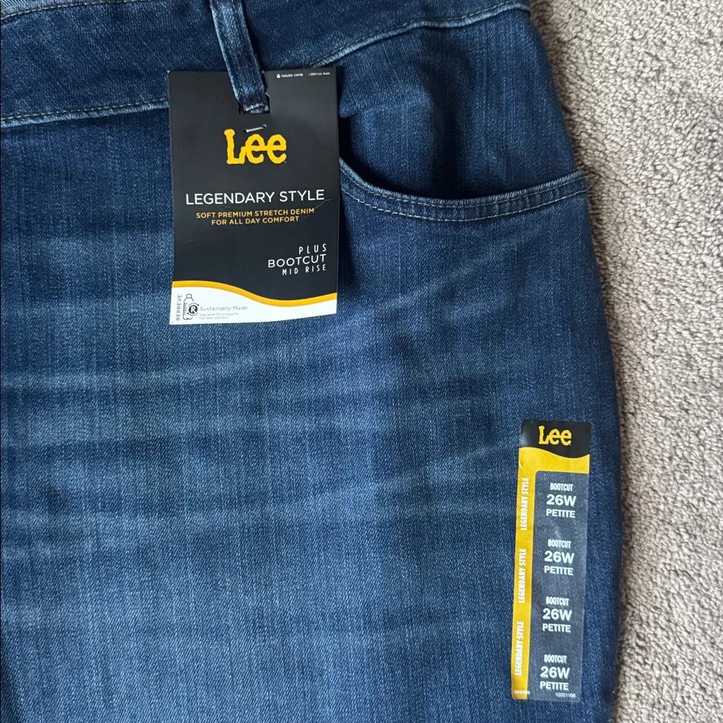 Lee Legendary Style Regular Fit Mid Rise Bootcut Jeans SIZE 26WP - Image 2