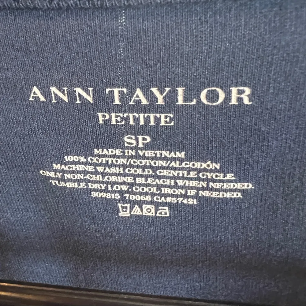 Anne Taylor Petite Small Navy Blue Short Sleeve Crewneck T-shirt - Image 5