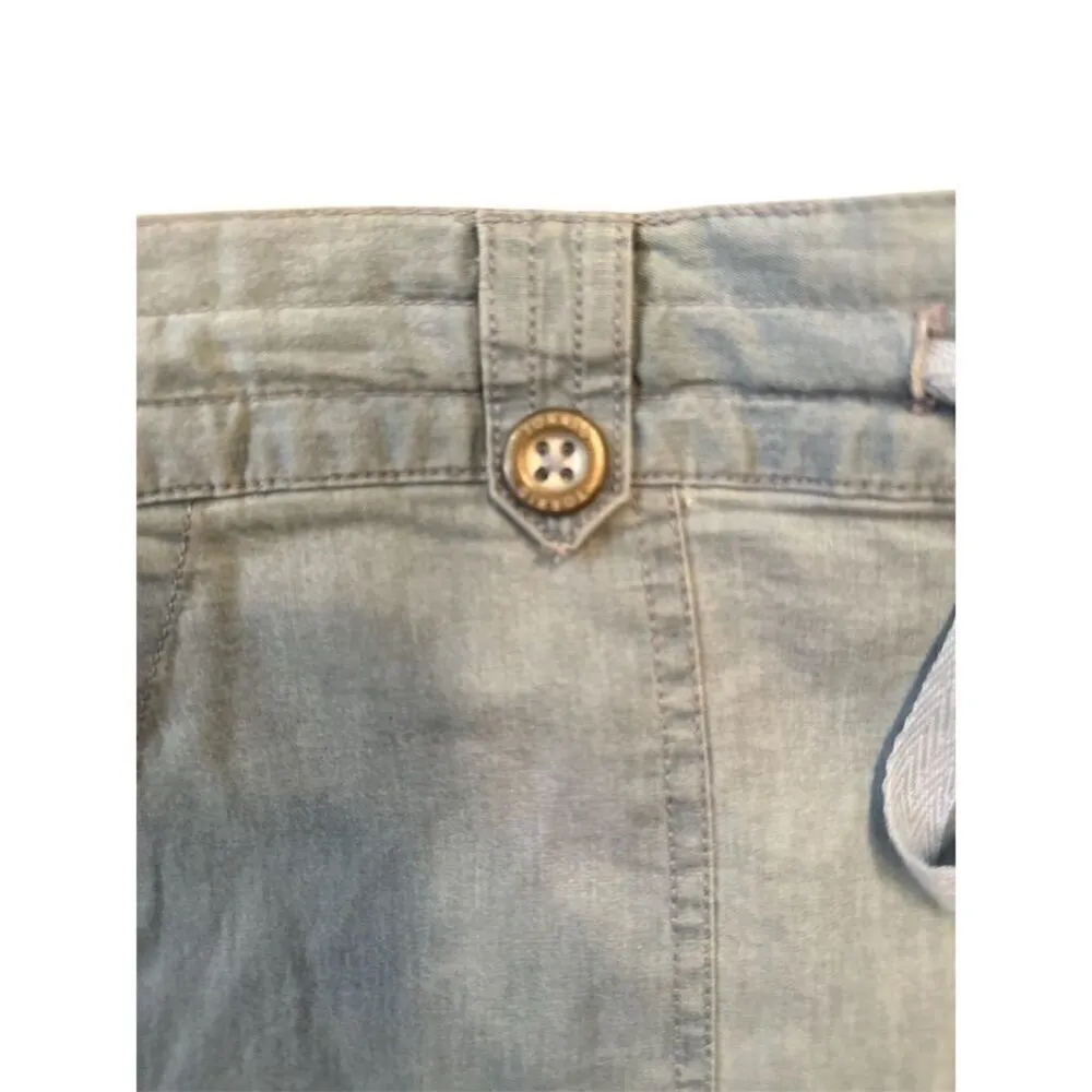 Torrid Denim Women's Size 16 Light Wash Elastic Waist Shorts NWT Blue - Image 2