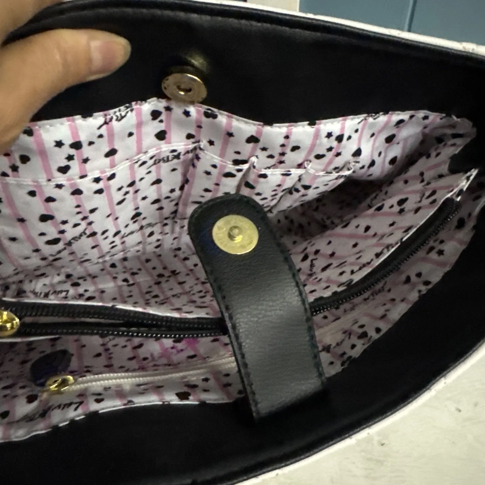 Betsey Johnson Crossbody Quilted Purse Handbag White Red Black Bag Gold Accent - Image 7