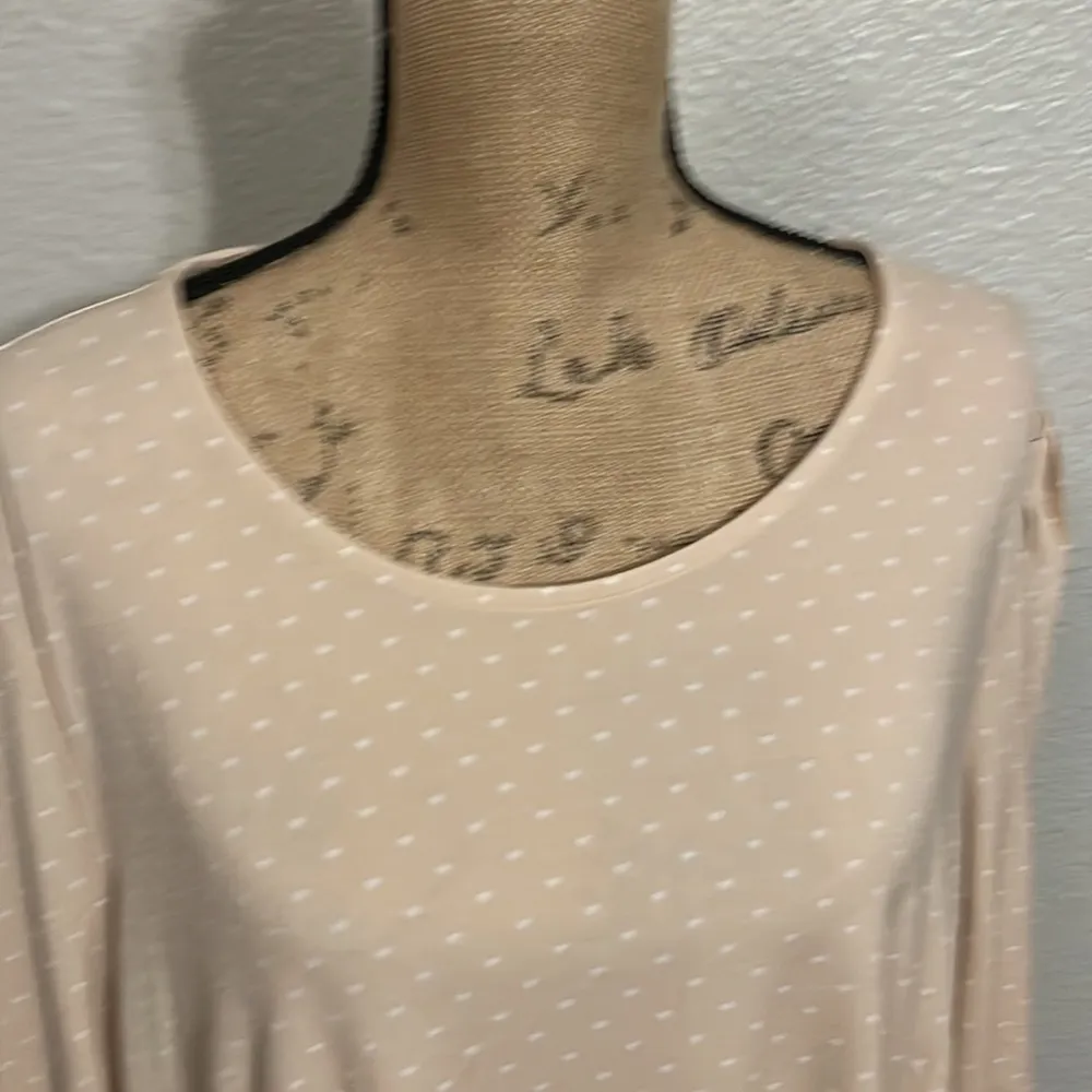 Adrianna Papell blush pink and white heart blouse with cuffed sleeves. NWT - Image 2