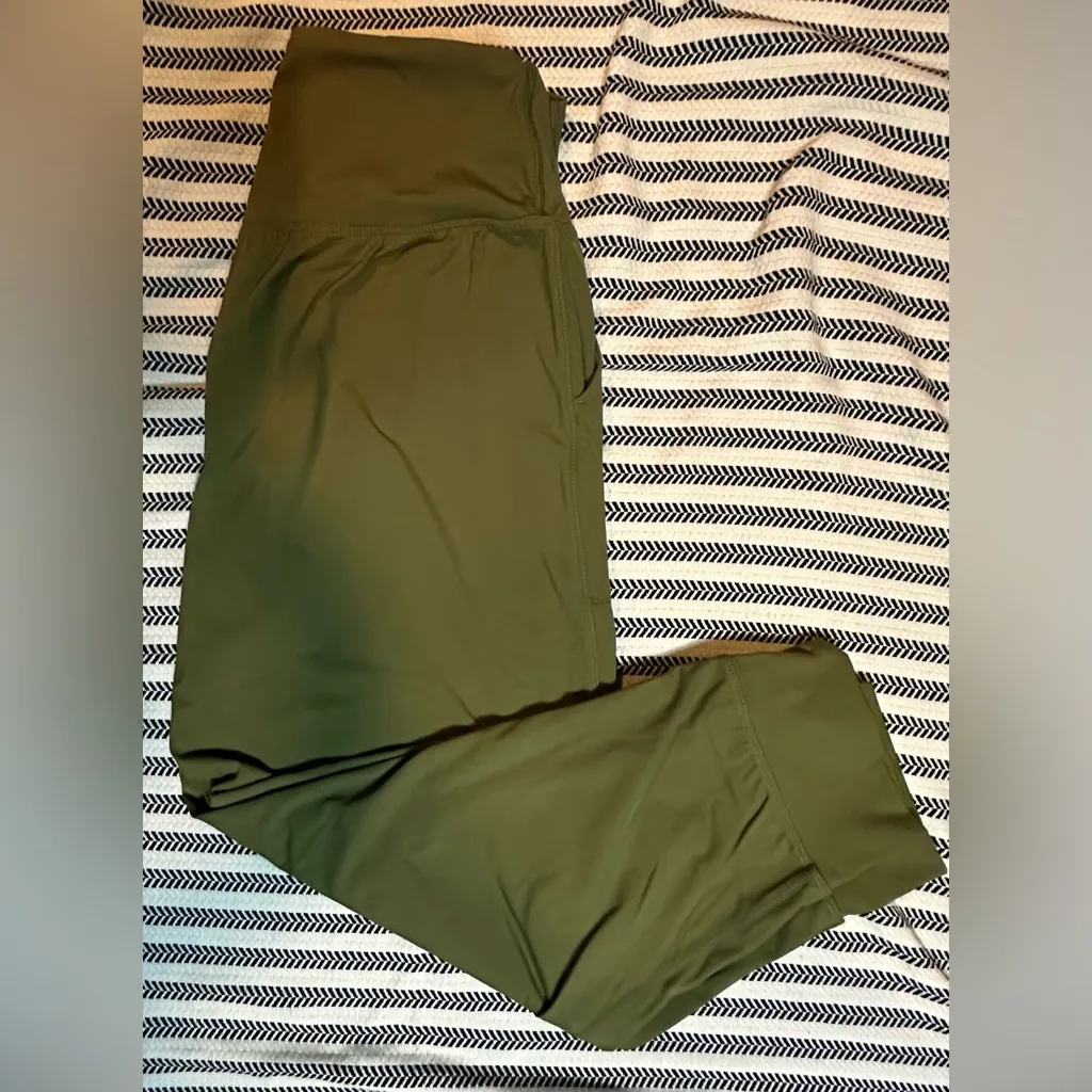Woman’s Casual Olive Cargo Pants - Image 4