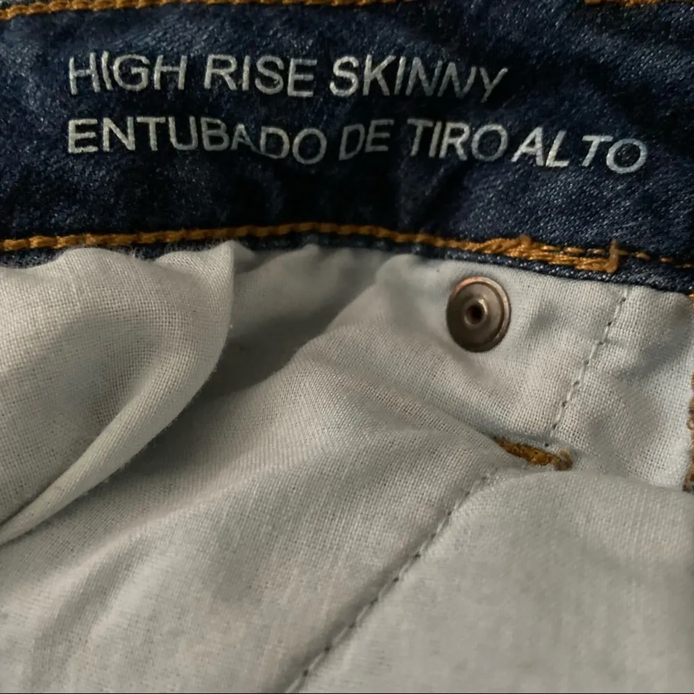 Wild Fable High Rise Dark Wash Distressed Knee Skinny Jeans Size 2 - Image 4