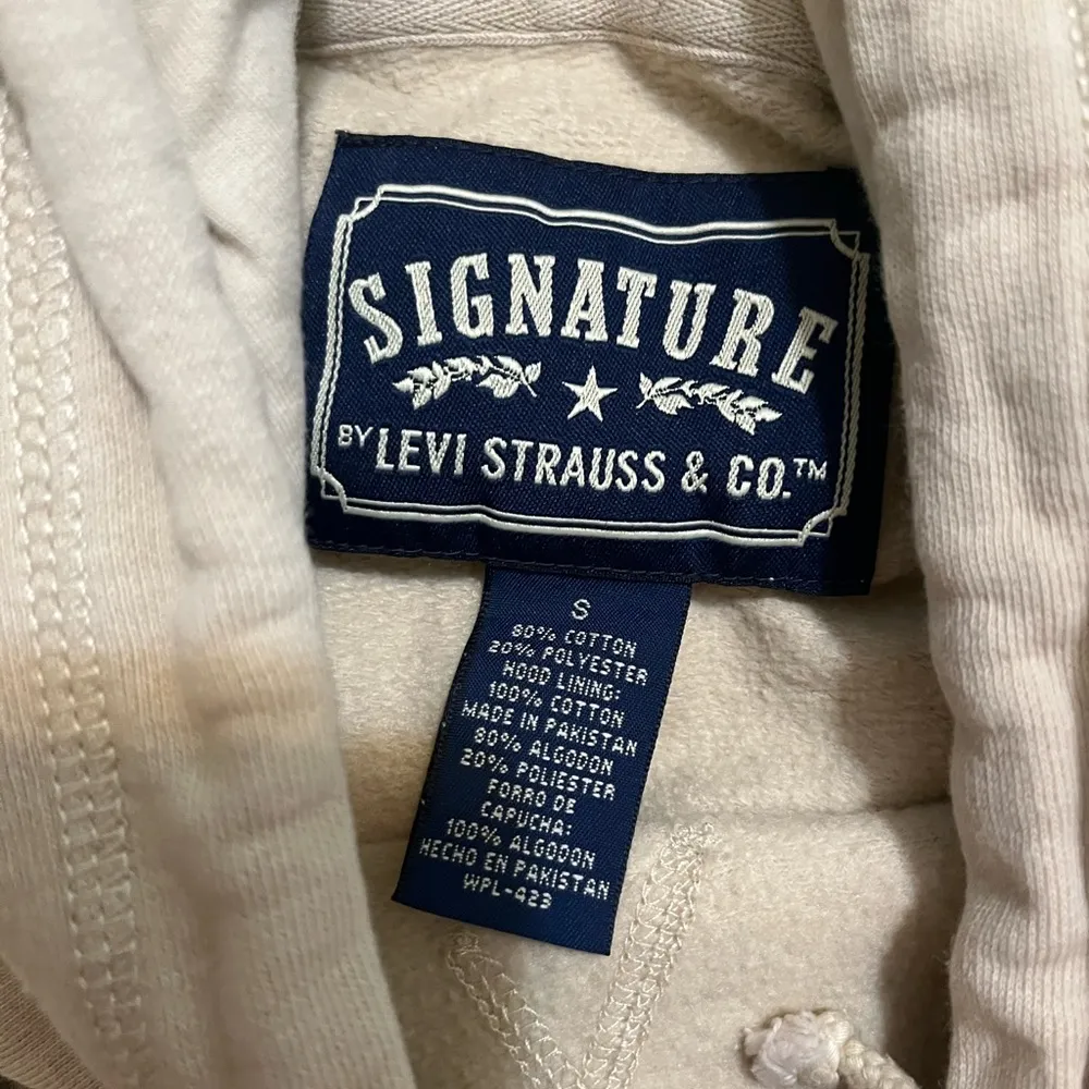 Levi’s signature hoodie size small - Image 2