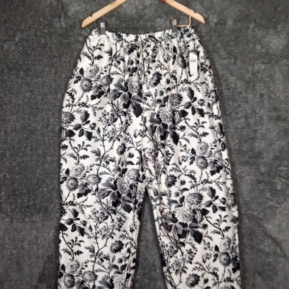 Anthropologie Maeve Silky Parachute Floral Balloon Black N White Elastic Waitbad - Image 4