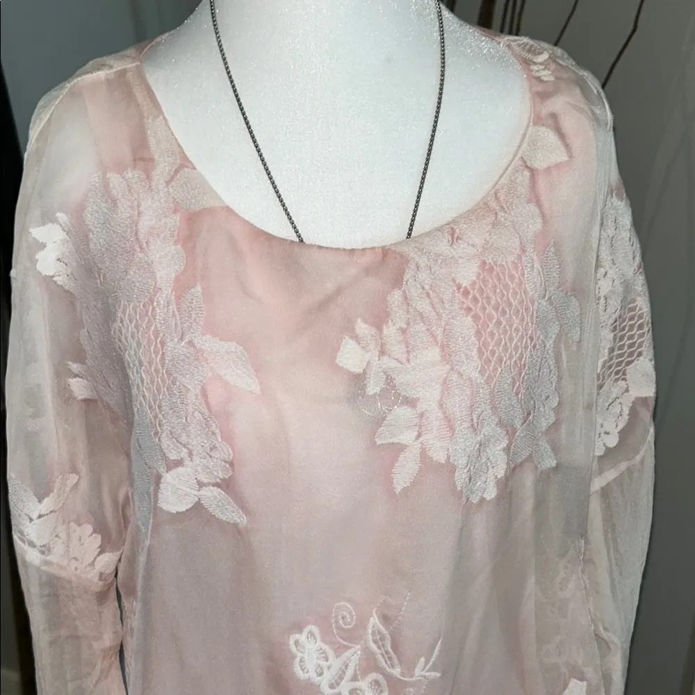 Simply Couture. Elegant Pink Lace Women's Top - Image 3