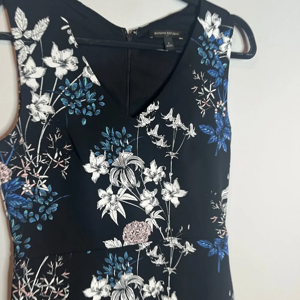 Banana Republic floral sleeveless pencil dress - Image 2