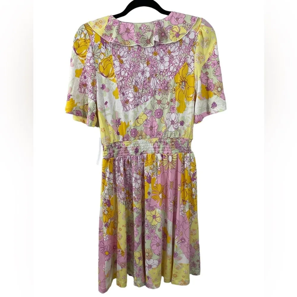 NWT‎ ModCloth Marvelous Flower Medley Surplice Smocked Short Sleeve Dress Size M - Image 4