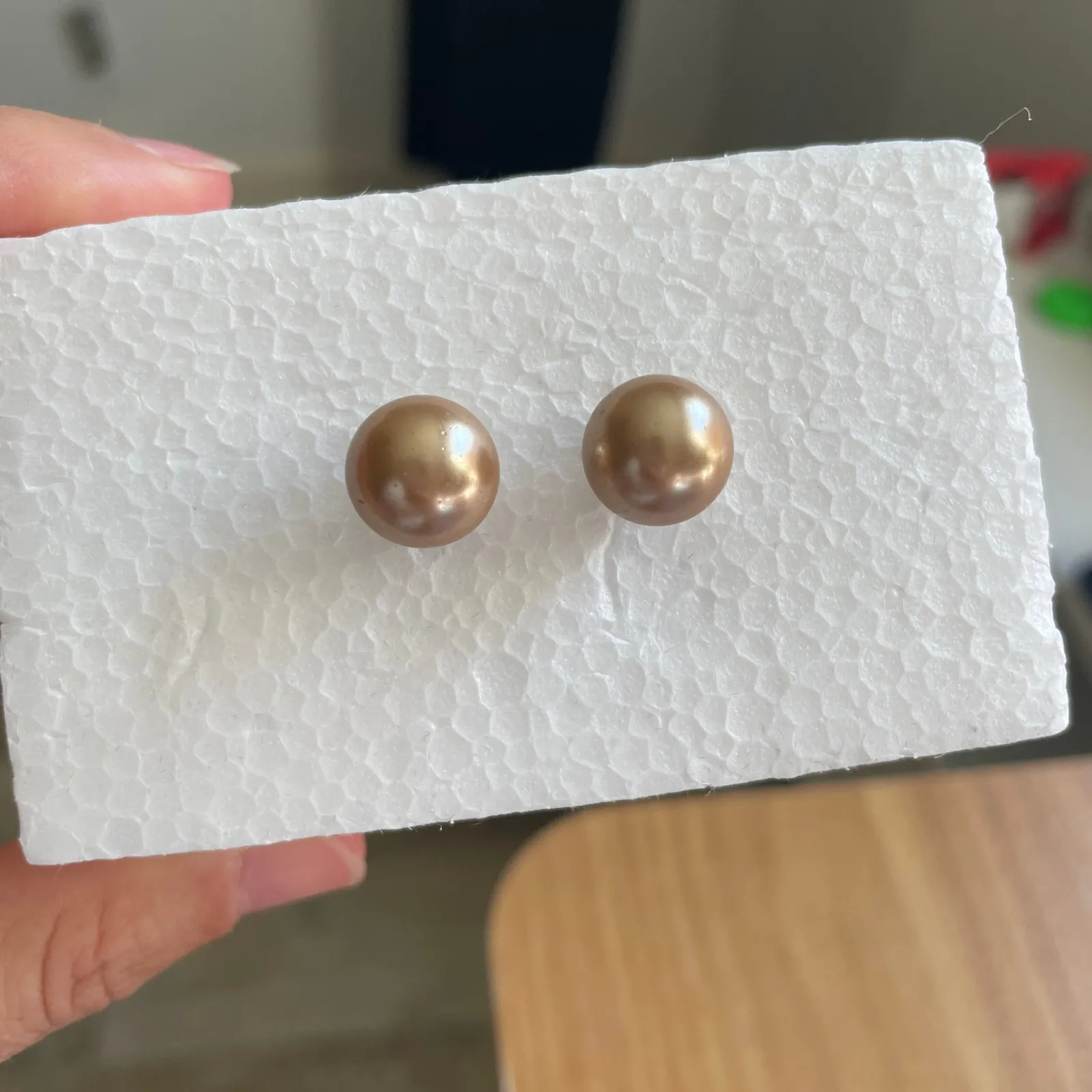Golden Pearl Stud Earrings Jewelry Classic Simple Minimalist Chic Clean‎ Girl Gold - Image 2