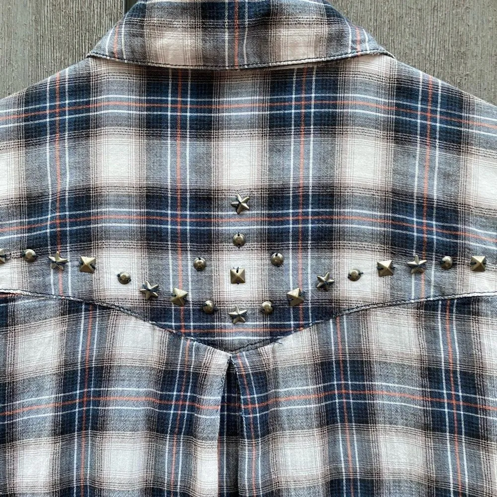 Love Stitch Plaid Western Shirt With Studs - Image 6