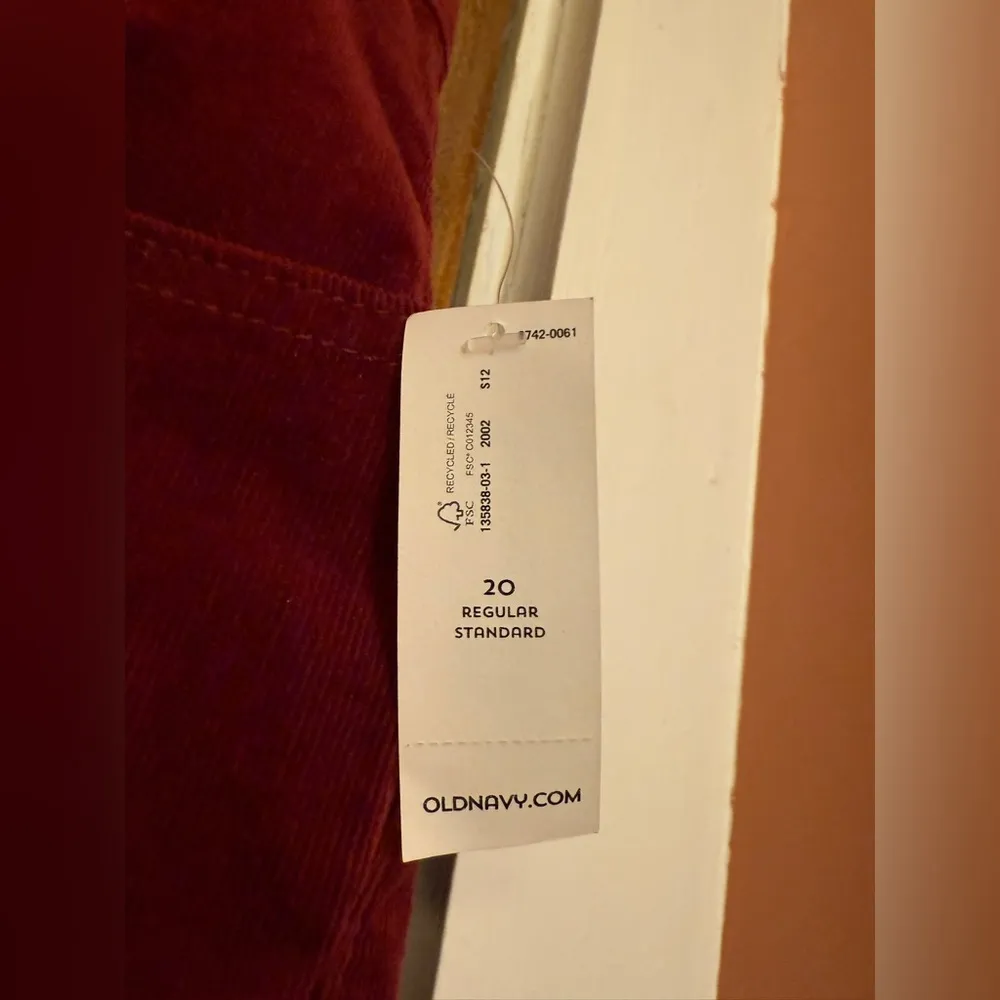 Old Navy Women Plus Rust/Dark Red NWT Corduroy Boyfriend Pants - Image 2