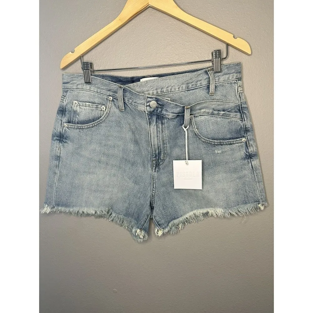 NWT Pistola RARE 'Bobbie' High Rise Crossover Short Light Wash Raw Hem Sz 29 - Image 2