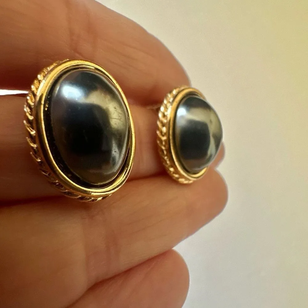 Carolee grey faux pearl vintage clip on earrings Gold - Image 5
