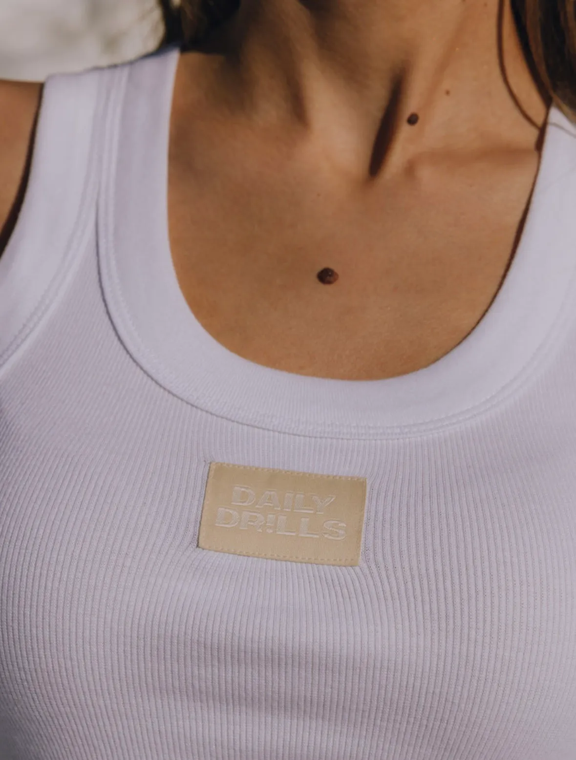 ribbed tank with sand patch - Image 3