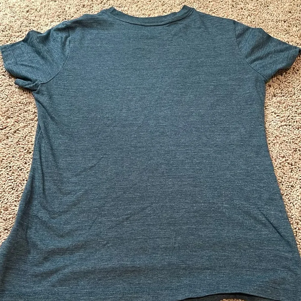 The North Face Women's Short Sleeve Tees (2) - Image 10