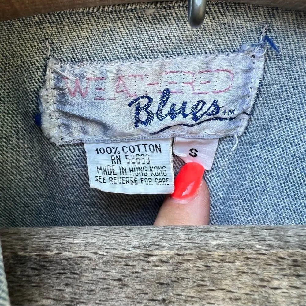 Vintage 90s Weathered Blues light wash oversize denim Jean trucker jacket SMALL Blue - Image 6