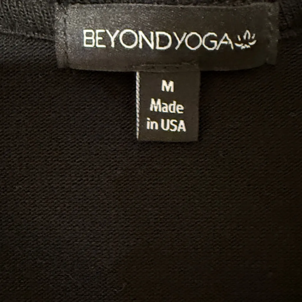 Beyond Yoga black crossover sweater sz M - Image 5