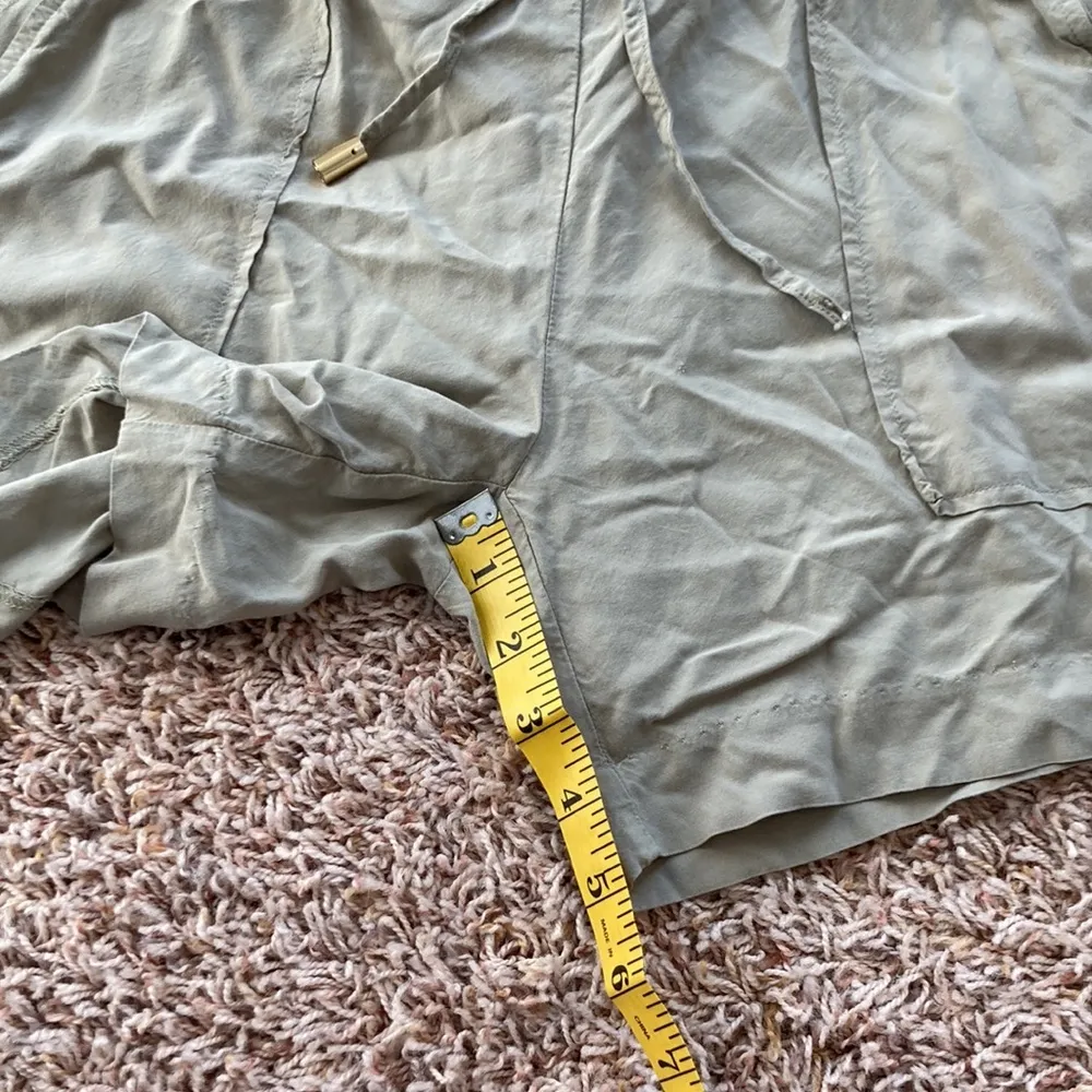 Michael Kors deep pocket draw string shorts in khaki green sz S GUC - Image 10