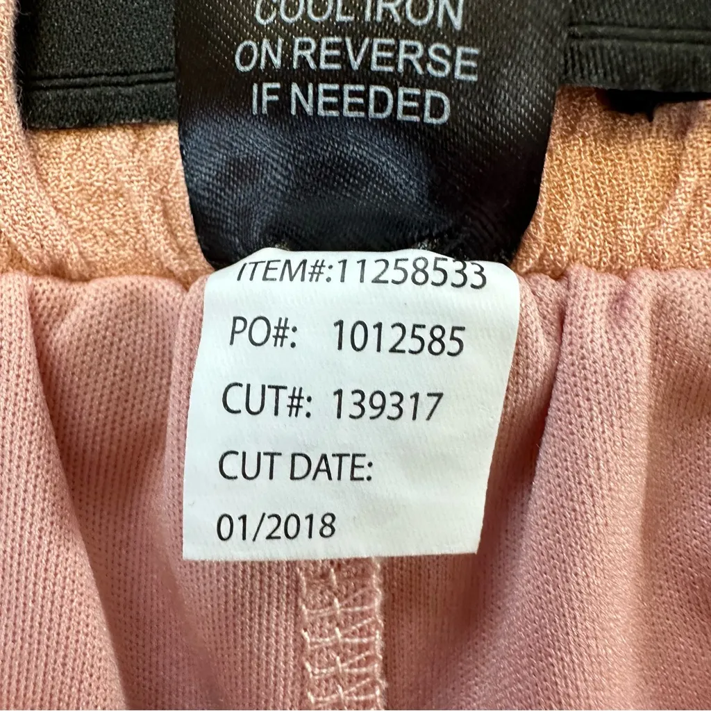 Torrid  Peach Lace Up Crepe Shorts Sz 1/1X - Image 7