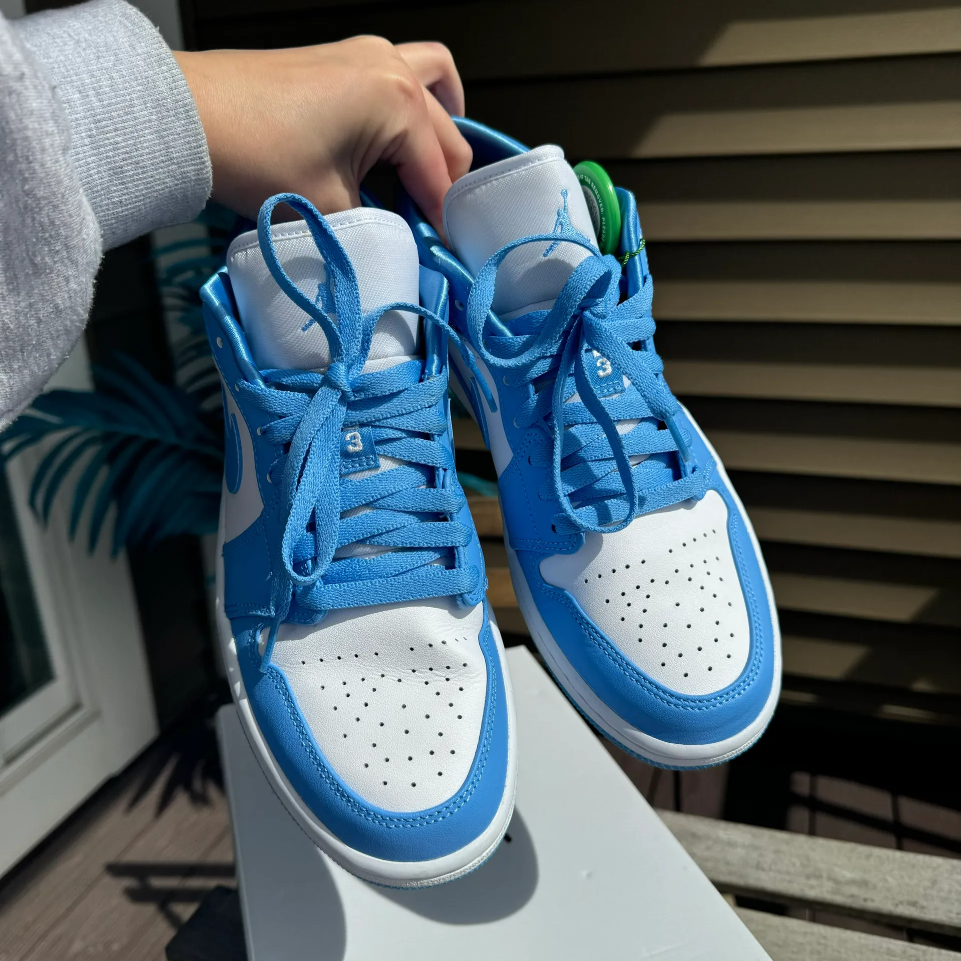 1 Low UNC (Womens) 2021 Sneakers - Image 6