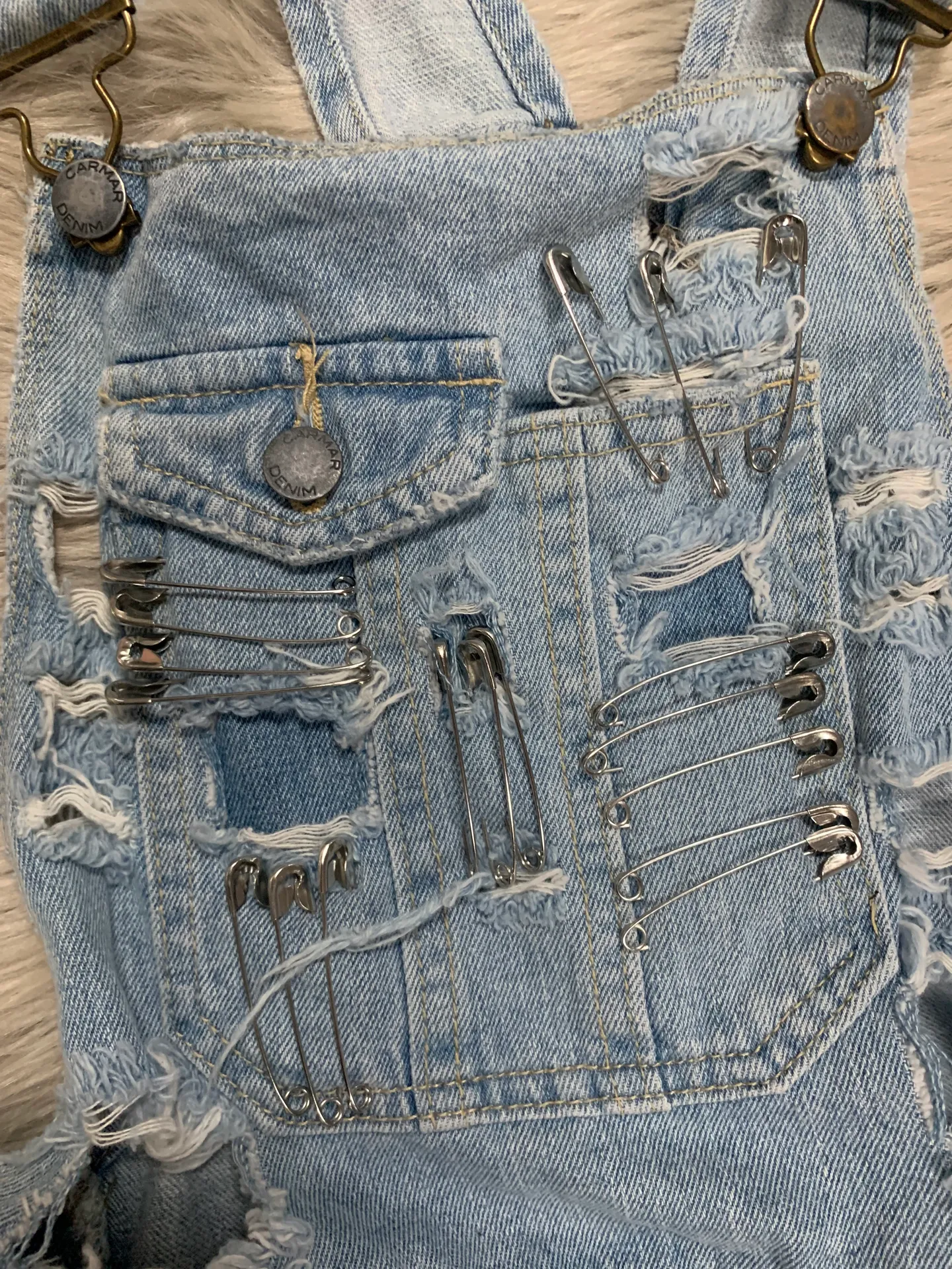 NWT LF CARMAR Safety-pin Distressed Overalls Skort Small - Image 6