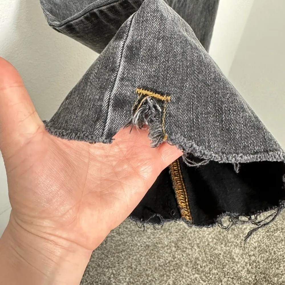 Subdued Soft Flare Raw Hem‎ Black Denim Jeans Size 28 Gray - Image 3